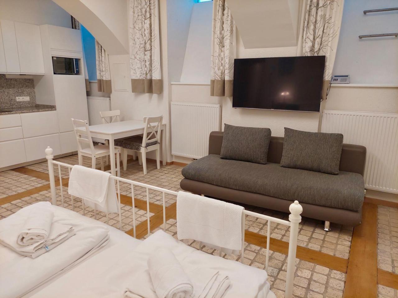 Modern Studios Near City Center Viena Exterior foto
