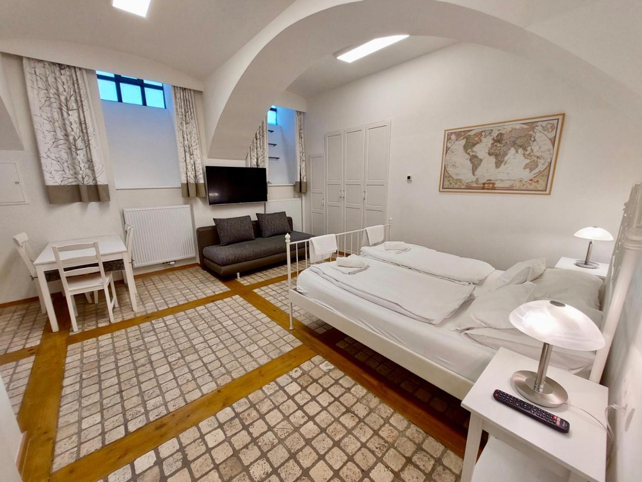 Modern Studios Near City Center Viena Exterior foto
