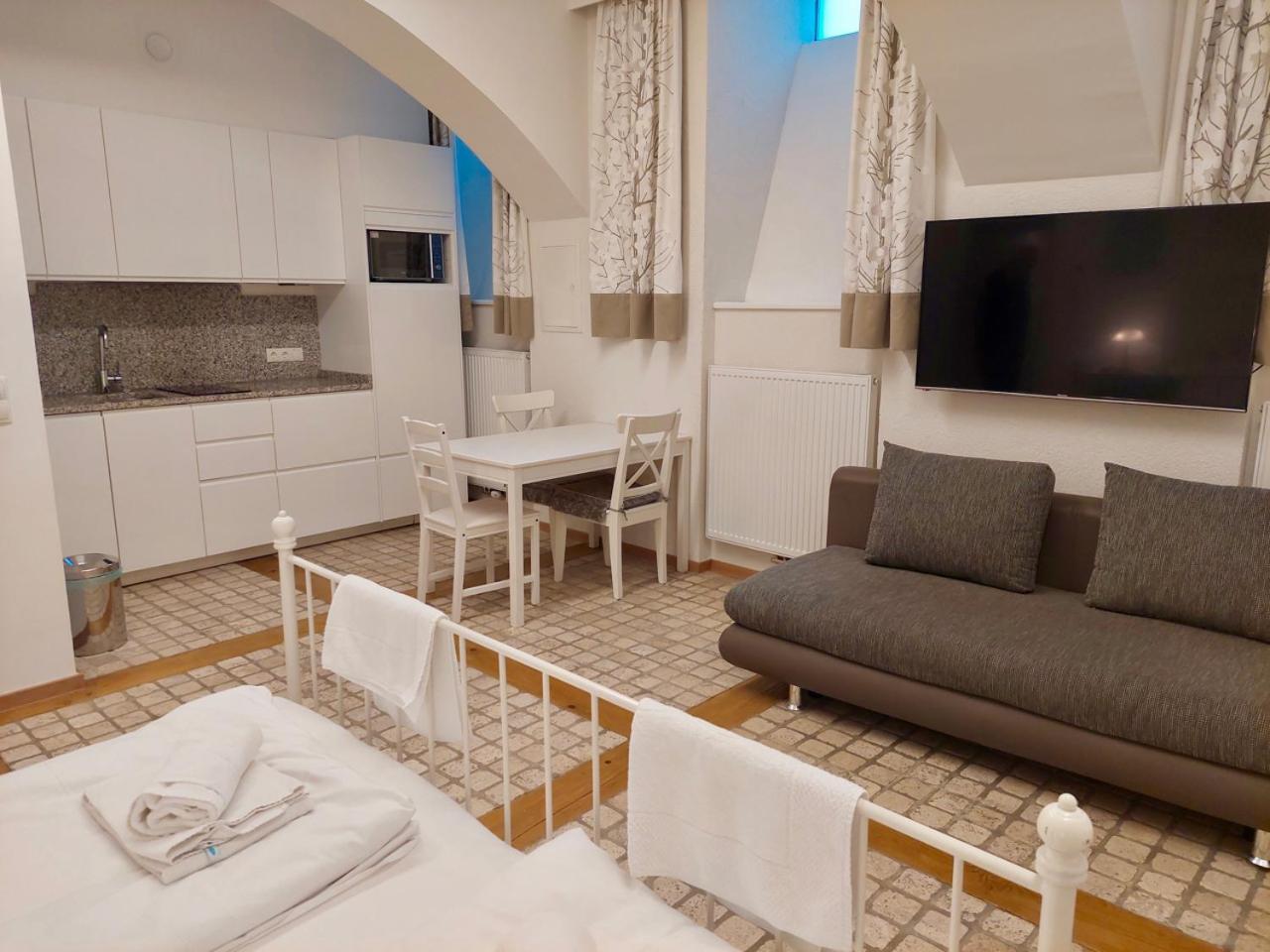 Modern Studios Near City Center Viena Exterior foto